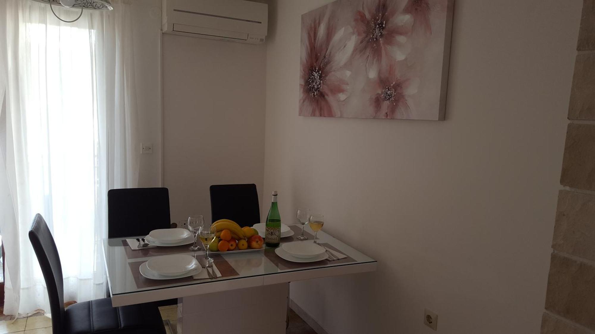Apartmani I & J Seric Seget Vranjica Eksteriør bilde